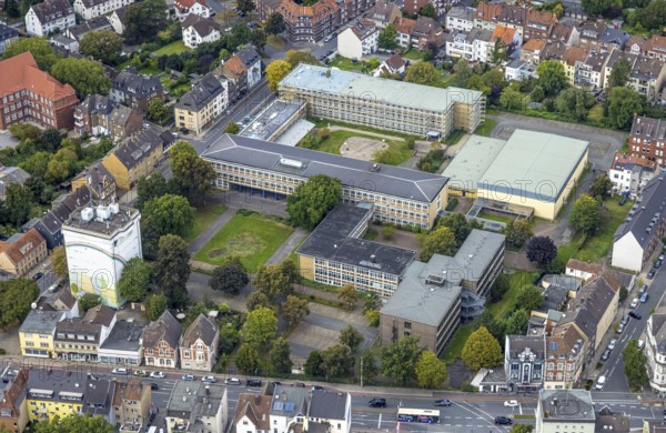Aerial view, Eduard-Spranger-Berufskolleg and Hochbunker Vorheider Weg in the district Mitte in Hamm, Ruhr area, North Rhine-Westphalia, Germany, education, educational institution, bunker, DE, Europe, Hamm, college school, educational institute, aerial view, aerial photography, aerial photography, school, overview, bird's eye view, birds-eyes view, overview