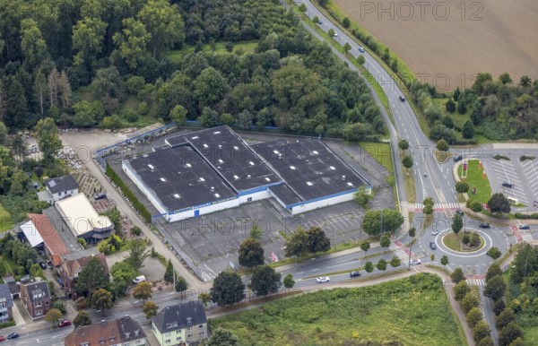 Aerial view, brownfield Praktiker DIY store on Münsterstraße in the district of Heessen in Hamm, Ruhr area, North Rhine-Westphalia, Germany, DE, Europe, Hamm, roundabout, roundabout, aerial view, aerial photography, aerial photography, overview, bird's-eye view, overview