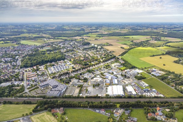Aerial view, industrial area Auf dem Knuf and residential area Frielicker Weg in the district Heessen in Hamm, Ruhr area, North Rhine-Westphalia, Germany, DE, Europe, Hamm, aerial view, aerial photography, aerial photography, overview, bird's-eye view, overview
