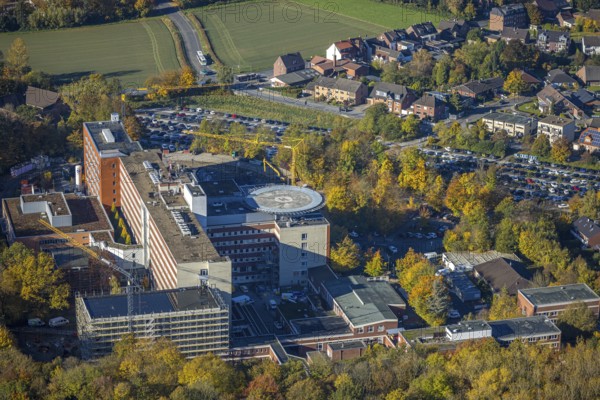 Aerial view, construction site with extension building at the St. Barbara-Klinik Hamm-Heessen in the district of Heessen in Hamm, Ruhr area, North Rhine-Westphalia, Germany, construction work, building, construction area, building site, building plots, construction project, construction site, DE, Europe, healthcare, Hamm, hospital, helipad, clinic, hospital centre, hospital, aerial photograph, aerial photography, aerial photography, medical facility, medical aid, new building, overview, bird's eye view, overview, medical care
