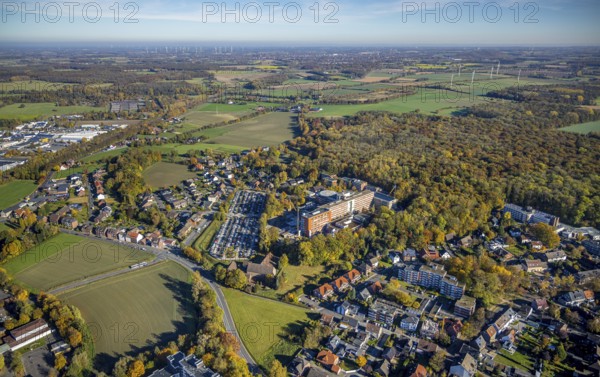 Aerial view, construction site with extension building at the St. Barbara-Klinik Hamm-Heessen in the district of Heessen in Hamm, Ruhr area, North Rhine-Westphalia, Germany, construction work, building, construction area, building site, building plots, construction project, construction site, DE, Europe, healthcare, Hamm, hospital, helipad, clinic, hospital centre, hospital, aerial photograph, aerial photography, aerial photography, medical facility, medical aid, new building, overview, bird's eye view, overview, medical care