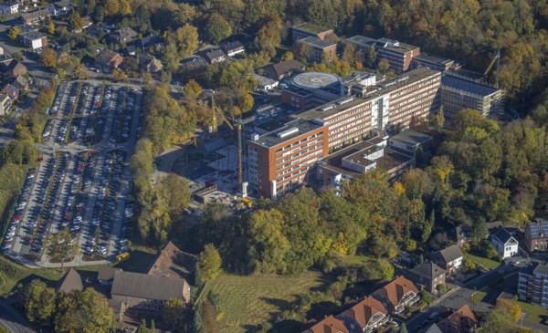 Aerial view, construction site with extension building at the St. Barbara-Klinik Hamm-Heessen in the district of Heessen in Hamm, Ruhr area, North Rhine-Westphalia, Germany, construction work, building, construction area, building site, building plots, construction project, construction site, DE, Europe, healthcare, Hamm, hospital, helipad, clinic, hospital centre, hospital, aerial photograph, aerial photography, aerial photography, medical facility, medical aid, new building, overview, bird's eye view, overview, medical care