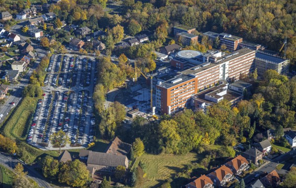 Aerial view, construction site with extension building at the St. Barbara-Klinik Hamm-Heessen in the district of Heessen in Hamm, Ruhr area, North Rhine-Westphalia, Germany, construction work, building, construction area, building site, building plots, construction project, construction site, DE, Europe, healthcare, Hamm, hospital, helipad, clinic, hospital centre, hospital, aerial photograph, aerial photography, aerial photography, medical facility, medical aid, new building, overview, bird's eye view, overview, medical care