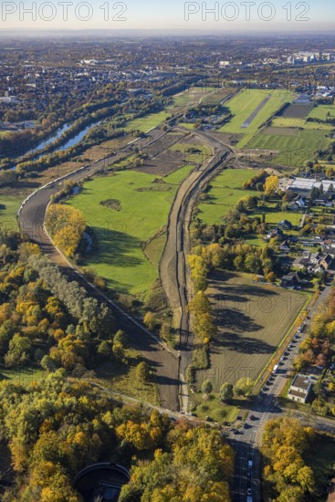 Aerial view, New course of the flood dyke between Münsterstraße and Fährstraße on the river Lippe and Hamm airfield take-off and runway in the district of Heessen in Hamm, Ruhr area, North Rhine-Westphalia, Germany, construction work, construction area, building site, building plots, construction project, construction site, DE, Europe, airfield, Hamm, runway, aerial photograph, aerial photography, aerial photography, runway, overview, bird's-eye view, bird's-eye view, overview