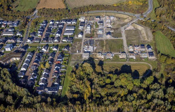 Aerial view, construction area Heimshof Ost at Sachsenring in the district Heessen in Hamm, Ruhr area, North Rhine-Westphalia, Germany, construction work, construction, construction area, building site, building plots, construction project, construction site, DE, Europe, property tax, Hamm, real estate, roundabout, roundabout, aerial view, aerial photography, aerial photography, new construction, overview, bird's eye view, residential complex, living and living, residential area, residential buildings, residential quality, residential neighbourhood, housing estate, birds-eyes view, overview