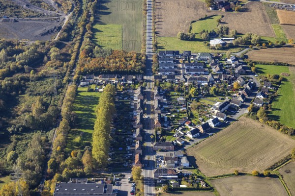 Aerial view, housing estate Haberkampstraße corner Wittekindstraße in the district Bockum-Hövel in Hamm, Ruhr area, North Rhine-Westphalia, Germany, DE, Europe, property tax, Hamm, real estate, aerial view, aerial photography, aerial photography, overview, bird's eye view, housing estate, housing and living, residential area, residential buildings, housing quality, residential neighbourhood, housing estate, birds-eyes view, overview