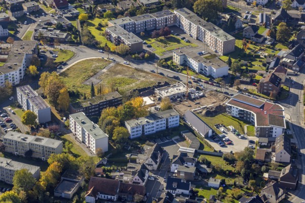Aerial view, construction area and new construction of flats in the urban renewal area on Waldenburger Straße in the Herringen district of Hamm, Ruhr area, North Rhine-Westphalia, Germany, construction work, construction, construction area, building site, building plots, construction project, construction site, DE, development, Europe, property tax, Hamm, real estate, capacity requirements, aerial view, aerial photography, aerial photography, new construction, overview, bird's-eye view, growth, housing estate, housing and living, residential area, residential buildings, residential neighbourhood, housing estate, birds-eyes view, overview