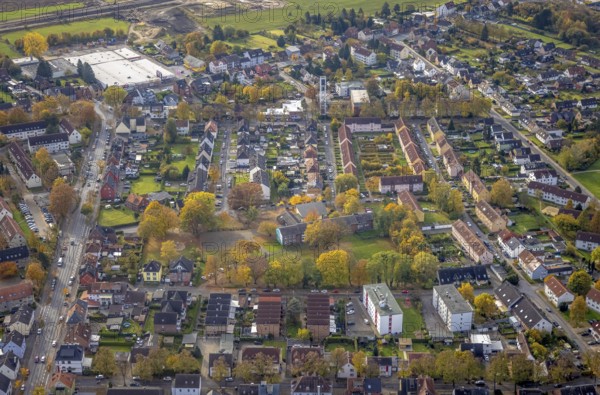 Aerial view, residential area at Ahlener Straße and Maybachstraße at the airfield in the district Heessen in Hamm, Ruhr area, North Rhine-Westphalia, Germany, DE, Europe, property tax, Hamm, real estate, aerial view, aerial photography, aerial photography, Mark-Twain-Schule, overview, bird's-eye view, residential area, living and living, residential area, residential buildings, residential quality, residential neighbourhood, housing estate, birds-eyes view, overview