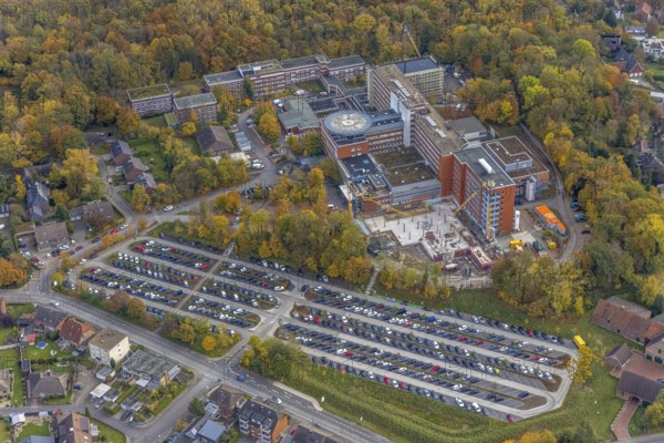 Aerial view, construction site with extension building at the St. Barbara-Klinik Hamm-Heessen in the district of Heessen in Hamm, Ruhr area, North Rhine-Westphalia, Germany, construction work, building, construction area, building site, building plots, construction project, construction site, DE, Europe, healthcare, Hamm, hospital, helipad, clinic, hospital centre, hospital, aerial photograph, aerial photography, aerial photography, medical facility, medical aid, new building, overview, bird's eye view, overview, medical care