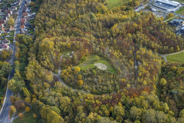 Aerial view, Windsegelhalde in the district Heessen in Hamm, Ruhr area, North Rhine-Westphalia, Germany, DE, Europe, Halde, Hamm, autumn colours, aerial view, aerial photography, aerial photography, park, park area, overview, bird's eye view, birds-eyes view, autumnal forest, overview