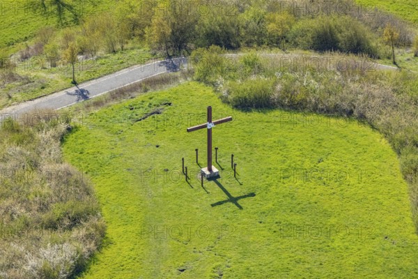 Aerial view, panoramic slagheap with Sachsenkreuz, Heessen, Hamm, Ruhr area, North Rhine-Westphalia, Germany, slagheap, DE, Europe, slagheap, cross, aerial view, aerial photography, aerial photography, overview, bird's-eye view, overview