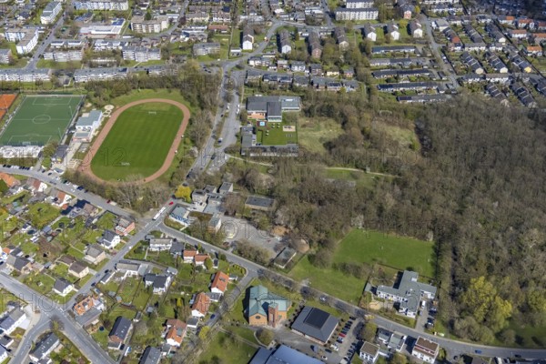 Aerial view, family oasis Heessen indoor swimming pool, former Heessen outdoor swimming pool area Kappenbusch, Kappenbusch school, sports ground Barbarastrasse, Heessen, Hamm, Ruhr area, North Rhine-Westphalia, Germany, bathing establishment, bathing resort, education, educational institution, DE, Europe, leisure activities, football pitch, indoor swimming pool, educational institute, aerial view, aerial photography, aerial photography, school, swimming pool, sports, sports facilities, sports ground, sports facility, overview, bird's eye view, birds-eyes view, overview