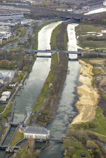 Aerial view, Lippe floodplain experience project, dike area between city centre and airfield, new course of the flood dike, river Lippe and Datteln-Hamm canal, Heessen, Hamm, Ruhr area, North Rhine-Westphalia, Germany, construction area, construction site, building plots, construction project, DE, Europe, aerial view, aerial photography, aerial photography, lock, overview, bird's-eye view, water distribution point Hamm, birds-eyes view, overview