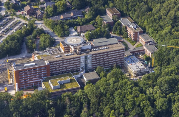Aerial view, St. Barbara-Klinik, Heessen, Hamm, Ruhr area, North Rhine-Westphalia, Germany, Am Heessener Wald, DE, Europe, healthcare, hospital, helipad, clinic, hospital, hospital, aerial photography, aerial photography, aerial photography, medical facility, medical assistance, car parks, overview, bird's eye view, overview, medical care