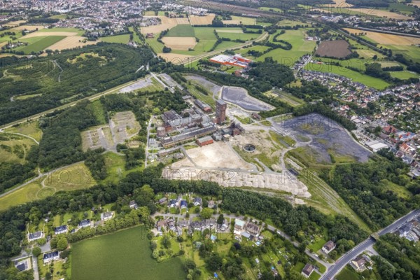 Aerial view, CreativRevier Heinrich Robert, former Ost Heinrich Robert mine, Herringen, Hamm, Ruhr area, North Rhine-Westphalia, Germany, Heinrich Robert mine, DE, Europe, commercial enterprises, commercial area, commercial location, commercial use, hammerhead tower, industrial plants, industrial area, industrial location, aerial photograph, aerial photography, aerial photography, sight, overview, bird's-eye view, to the mine, birds-eyes view, former Ost mine, historical, historical location, overview