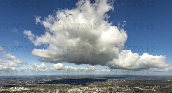 Aerial view, clouds over the city area, centre, Hamm, Ruhr area, North Rhine-Westphalia, Germany, City, DE, Europe, aerial photography, aerial photography, aerial photography, townscape, city area, overview, bird's eye view, cloud formation, birds-eyes view, blue sky, overview