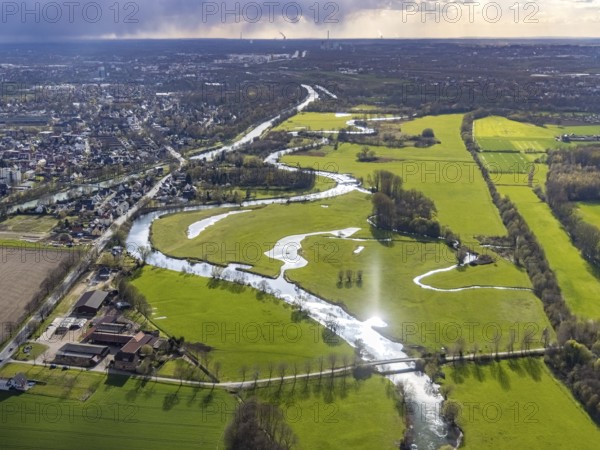 Aerial view, river Lippe in the Lippe floodplains, Datteln-Hamm canal, Heessen, Hamm, Ruhr area, North Rhine-Westphalia, Germany, DE, Europe, distant view, Lippe meander, aerial view, aerial photography, aerial photography, meander, overview, bird's eye view, birds-eyes view, overview