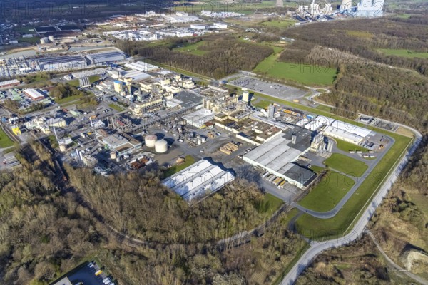 Aerial view, industrial estate with Goldbeck Betonelemente and DuPont with DuBay Polymer GmbH on the Datteln-Hamm Canal, Uentrop, Hamm, Ruhr area, North Rhine-Westphalia, Germany, DE, Datteln-Hamm Canal, Europe, Frielinghauser Straße, joint venture of the LANXESS and DuPont groups, commercial enterprises, commercial area, commercial park, commercial location, commercial use, industrial area, industrial building, industrial location, aerial view, aerial photography, aerial photography, overview, bird's-eye view, birds-eyes view, overview