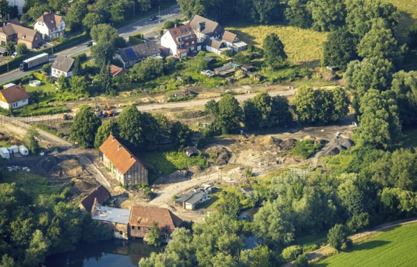 Aerial view, construction site for housing at the Schlossmühle am Mühlenteich, Heessen, Hamm, Ruhr area, North Rhine-Westphalia, Germany, demolition work, construction work, construction area, building site, building plots, construction project, construction site, DE, Europe, aerial view, aerial photography, aerial photography, overview, bird's-eye view, overview
