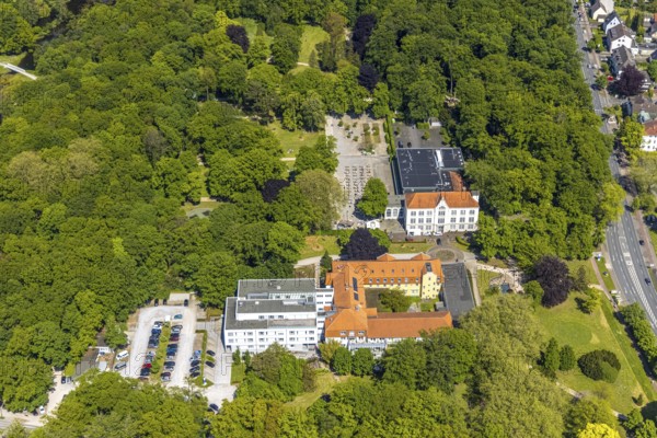 Aerial view of the spa hotel Hamm, spa hotel Bad Hamm, largest beer garden in Hamm, next to the manual therapy clinic, spa garden, Uentrop, Hamm, Ruhr area, North Rhine-Westphalia, Germany, DE, Europe, aerial photo, birds-eyes view, aerial photography, aerial photography, overview, bird's eye view