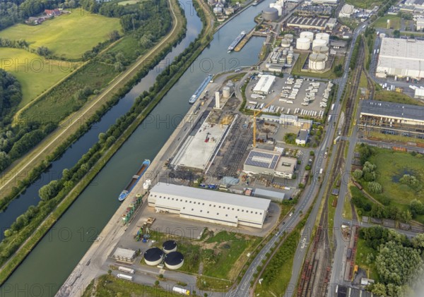 Aerial view, harbour with Lanfer logistics and loading terminal on the former Hugo Schneider site, Hafenstraße, Herringen, Hamm, Ruhr area, North Rhine-Westphalia, Germany, DE, Europe, harbour, logistics, aerial view, aerial photography, aerial photography, overview, bird's-eye view, overview