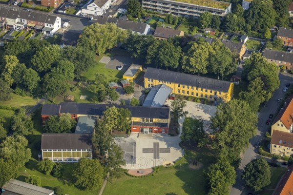 Aerial photo, Erich-Kästner-Schule, Heessen, Hamm, Ruhr area, North Rhine-Westphalia, Germany, education, educational institution, DE, Europe, educational institute, aerial photography, aerial photography, aerial photography, school, overview, bird's-eye view, birds-eyes view, overview