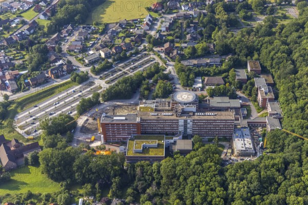 Aerial view, St. Barbara-Klinik, Heessen, Hamm, Ruhr area, North Rhine-Westphalia, Germany, Am Heessener Wald, DE, Europe, healthcare, hospital, helipad, clinic, hospital, hospital, aerial photography, aerial photography, aerial photography, medical facility, medical assistance, car parks, overview, bird's eye view, overview, medical care