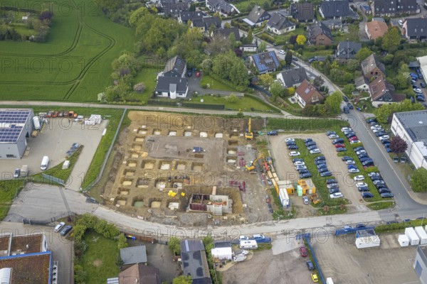 Aerial view, construction site at Humboldtstraße, Hetterscheidt, Heiligenhaus, Ruhr area, North Rhine-Westphalia, Germany, construction work, construction vehicles, construction area, construction site, building plots, construction crane, construction measure, construction project, construction site, DE, Europe, aerial view, aerial photography, aerial photography, overview, bird's-eye view, overview
