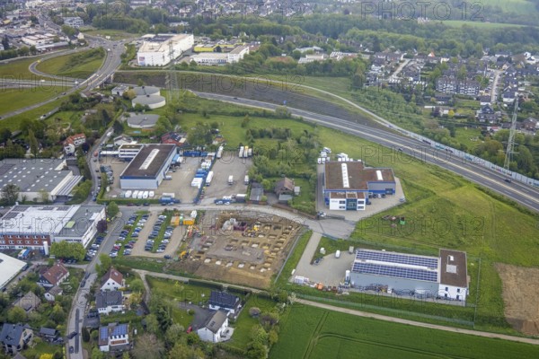 Aerial view, construction site at Humboldtstraße, Hetterscheidt, Heiligenhaus, Ruhr area, North Rhine-Westphalia, Germany, construction work, construction vehicles, construction area, construction site, building plots, construction crane, construction measure, construction project, construction site, DE, Europe, aerial view, aerial photography, aerial photography, overview, bird's-eye view, overview