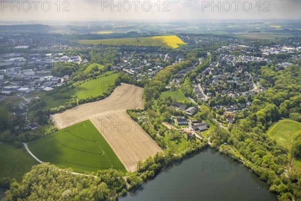 Aerial view, fields at the Abtskücher pond, Hetterscheidt, Heiligenhaus, Ruhr area, North Rhine-Westphalia, Germany, DE, Europe, shapes and colours, aerial view, aerial photography, aerial photography, lake, pond, overview, bird's eye view, meadows and fields, birds-eyes view, overview