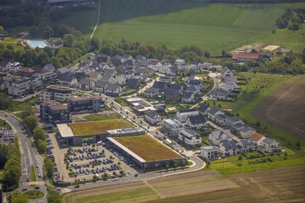 Aerial view, local supply centre Höseler Straße, residential area with island name, Heiligenhaus, Ruhr area, North Rhine-Westphalia, Germany, Aldi supermarket, DE, Europe, commercial enterprises, commercial area, commercial location, commercial use, property tax, real estate, aerial view, aerial photography, aerial photography, local supply centre, Rewe supermarket, overview, bird's-eye view, residential area, living and life, residential area, residential buildings, residential quality, residential quarter, housing estate, birds-eyes view, overview