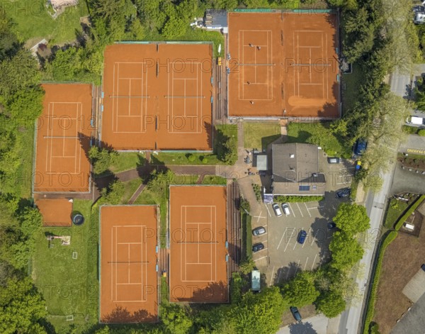 Aerial view, tennis courts TC Blau-Weiß 02 Heiligenhaus, Hasselbeck, Heiligenhaus, Ruhr area, North Rhine-Westphalia, Germany, DE, Europe, aerial view, aerial photography, aerial photography, sports, tennis, tennis facility, tennis courts, tennis club, overview, bird's-eye view, overview