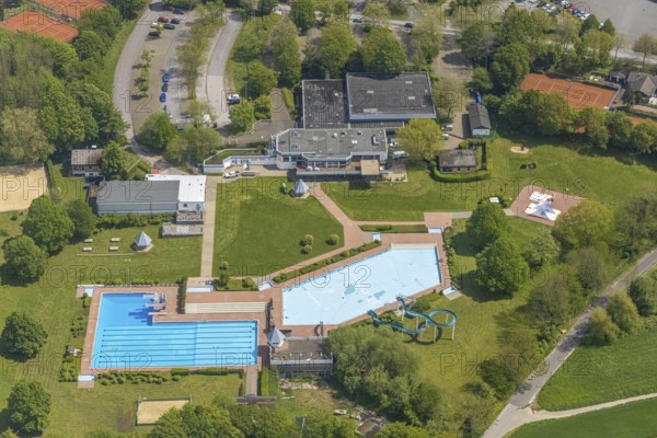 Aerial view, HeljensBad, Heiligenhaus, Ruhr area, North Rhine-Westphalia, Germany, bathing establishment, bathing resort, DE, Europe, outdoor pool, leisure activities, aerial view, aerial photography, aerial photography, swimming pool, swimming pool, overview, bird's-eye view, overview