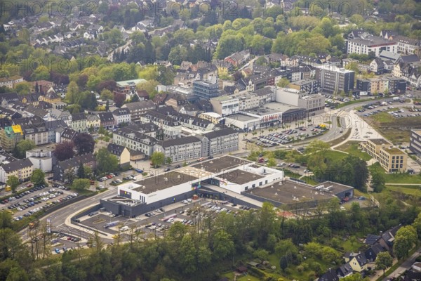 Aerial view, shopping centre Forum Hitzbleck, construction site and new building at Hefelmann-Park, Westfalenstraße, panorama cycle path, Leubeck, Heiligenhaus, Ruhr area, North Rhine-Westphalia, Germany, DE, shopping centre, shopping malls, shopping place, shopping centre, Europe, Lidl supermarket, aerial view, aerial photography, aerial photography, local supply centre, overview, bird's eye view, akzenta, birds-eyes view, overview