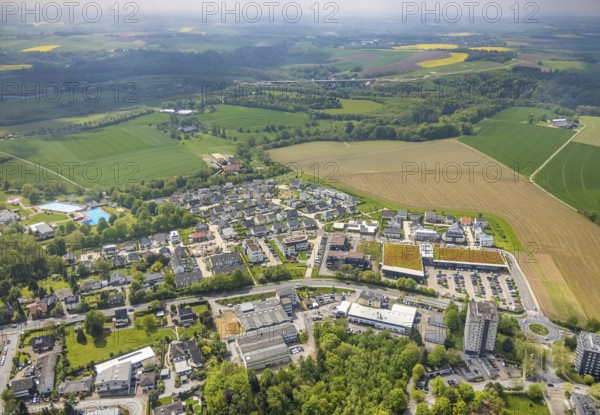 Aerial view, local supply centre Höseler Straße, residential area with island name, Heiligenhaus, Ruhr area, North Rhine-Westphalia, Germany, Aldi supermarket, DE, Europe, commercial enterprises, commercial area, commercial location, commercial use, property tax, real estate, aerial view, aerial photography, aerial photography, local supply centre, Rewe supermarket, overview, bird's-eye view, residential area, living and life, residential area, residential buildings, residential quality, residential quarter, housing estate, birds-eyes view, overview