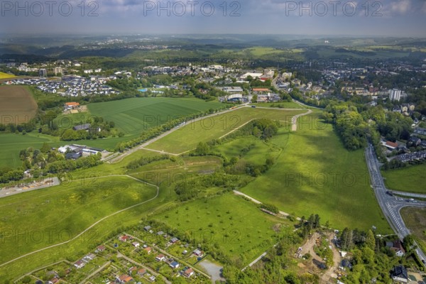 Aerial view, construction site new motorway A44, Ratinger Straße, Heiligenhaus, Ruhr area, North Rhine-Westphalia, Germany, extension, motorway A44, construction work, construction, construction area, building site, building plots, construction measure, construction project, construction site, DE, Europe, aerial view, aerial photography, aerial photography, gap closure of the A44, new construction, road construction, overview, bird's eye view, meadows and fields, birds-eyes view, overview