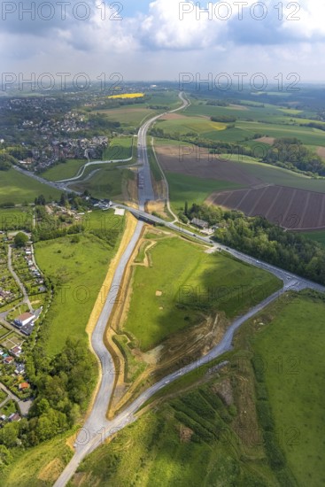 Aerial view, construction site new motorway A44, Ratinger Straße, Heiligenhaus, Ruhr area, North Rhine-Westphalia, Germany, extension, motorway A44, construction work, construction, construction area, building site, building plots, construction measure, construction project, construction site, DE, Europe, aerial view, aerial photography, aerial photography, gap closure of the A44, new construction, road construction, overview, bird's eye view, meadows and fields, birds-eyes view, overview