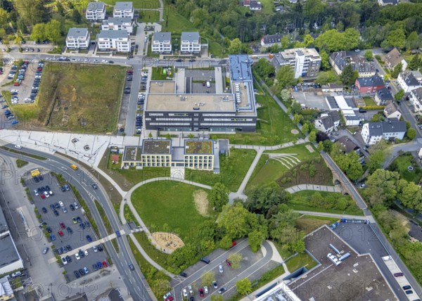 Aerial view, Hefelmannpark and Heiligenhaus public library, Campusallee, Leubeck, Heiligenhaus, Ruhr area, North Rhine-Westphalia, Germany, brownfield, library, DE, Europe, aerial view, aerial photography, aerial photography, park, park facilities, overview, bird's-eye view, overview