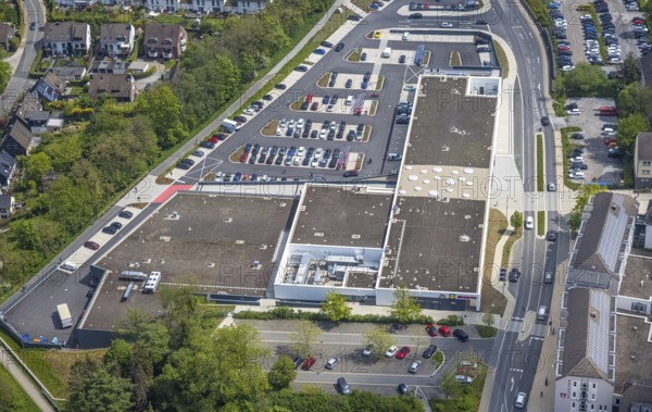 Aerial view, shopping centre Forum Hitzbleck, construction site and new building at Hefelmann-Park, Westfalenstraße, panorama cycle path, Leubeck, Heiligenhaus, Ruhr area, North Rhine-Westphalia, Germany, DE, shopping centre, shopping malls, shopping place, shopping centre, Europe, Lidl supermarket, aerial view, aerial photography, aerial photography, local supply centre, overview, bird's eye view, akzenta, birds-eyes view, overview