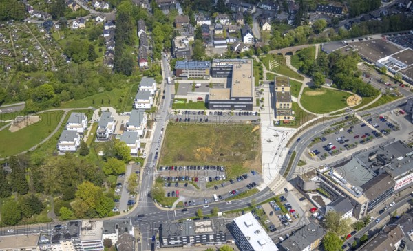 Aerial view, Hefelmannpark and Heiligenhaus public library, Campusallee, Leubeck, Heiligenhaus, Ruhr area, North Rhine-Westphalia, Germany, brownfield, library, DE, Europe, aerial view, aerial photography, aerial photography, park, park facilities, overview, bird's-eye view, overview