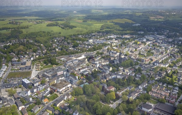 Aerial view, Hefelmannpark and Stadtbücherei Heiligenhaus, Leubeck, Heiligenhaus, Ruhr area, North Rhine-Westphalia, Germany, brownfield, library, DE, Europe, aerial view, aerial photography, aerial photography, park, park area, townscape, urban area, overview, bird's-eye view, overview