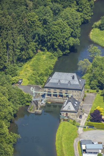 Aerial view, run-of-river power station Lenhausen, river Lenne and Obergraben, Frielentrop, Finnentrop, Sauerland, North Rhine-Westphalia, Germany, DE, Europe, aerial view, aerial photography, aerial photography, overview, bird's eye view, hydroelectric power station, birds-eyes view, overview