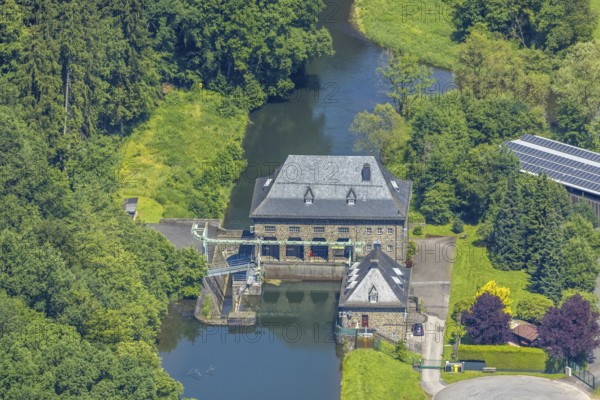 Aerial view, run-of-river power station Lenhausen, river Lenne and Obergraben, Frielentrop, Finnentrop, Sauerland, North Rhine-Westphalia, Germany, DE, Europe, aerial view, aerial photography, aerial photography, overview, bird's eye view, hydroelectric power station, birds-eyes view, overview