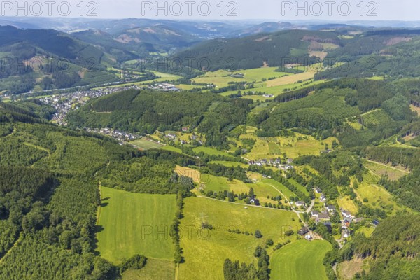 Aerial view, hilly landscape and forest area around Rönkhausen, Finnentrop, Sauerland, North Rhine-Westphalia, Germany, DE, Europe, hilly landscape, aerial view, aerial photography, aerial photography, overview, bird's-eye view, forest area, meadows and fields, birds-eyes view, overview