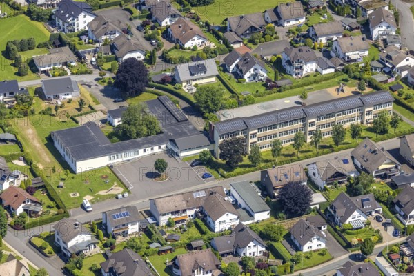 Aerial photo, primary school Heggen, Heggen, Finnentrop, Sauerland, North Rhine-Westphalia, Germany, education, educational institution, DE, Europe, primary school, teaching institute, aerial photography, aerial photography, aerial photography, school, overview, bird's eye view, birds-eyes view, overview