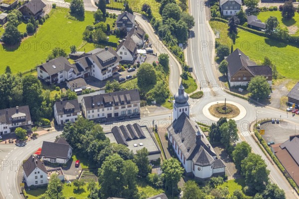 Aerial view, St. Anthony's Catholic Church at the Kilianstraße roundabout in Rönkhausen, Finnentrop, Sauerland, North Rhine-Westphalia, Germany, place of worship, federal road B236, DE, Europe, religious community, place of worship, holy site, church, parish, denomination, roundabout, roundabout, aerial view, aerial photography, aerial photography, religion, religious site, overview, bird's-eye view, overview