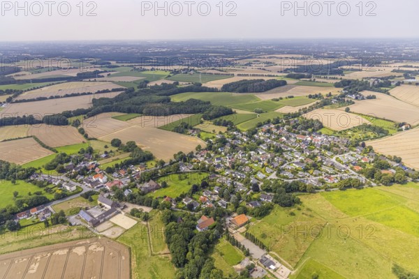 Aerial view, riding centre Christina Plotz and local view district Strickherdicke, Fröndenberg/Ruhr, Ruhr area, North Rhine-Westphalia, Germany, DE, Europe, property tax, real estate, aerial view, aerial photography, aerial photography, equestrian sport, riding centre, riding stable, overview, bird's-eye view, residential area, living and life, residential area, residential buildings, residential quality, housing estate, birds-eyes view, overview