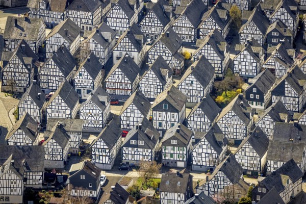 Historic town centre Alter Flecken, collection of half-timbered houses, Freudenberg, Sauerland, North Rhine-Westphalia, Germany, Old Town, DE, Europe, half-timbered houses, property tax, real estate, aerial view, aerial photography, aerial photograph, aerial photography, sight, overview, bird's eye view, residential area, living and life, residential area, residential buildings, residential quality, residential quarter, housing estate, birds-eyes view, historic, historic old town, overview