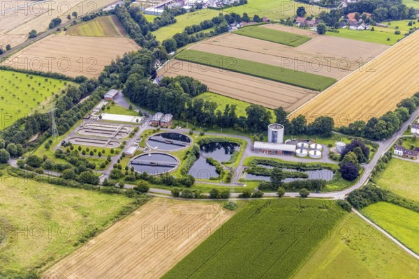 Aerial view, sewage treatment plant Menden an der Hönne in Bösperde, Menden, Ruhr area, North Rhine-Westphalia, Germany, DE, Europe, Heidestraße, sewage treatment plant, aerial view, aerial photography, aerial photography, nutrient elimination, Ruhrverband, overview, improvement of water quality, bird's-eye view, overview