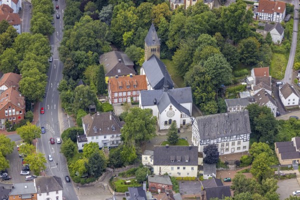 Aerial view, Protestant collegiate church in Fröndenberg, Fröndenberg/Ruhr, Ruhr area, North Rhine-Westphalia, Germany, place of worship, DE, Europe, half-timbered houses, religious community, place of worship, holy place, church, parish, denomination, aerial view, aerial photography, aerial photography, religion, religious site, overview, bird's-eye view, birds-eyes view, overview